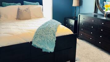 5 bedrooms, desk, iron/ironing board, WiFi