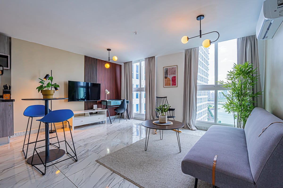 Apartment | Living area | Smart TV