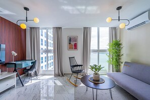 Apartment | Living area | Smart TV - The Sands by Wynwood House (Panama City)