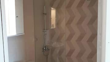 Stone house 2 | Bathroom | Shower, hair dryer, towels, soap