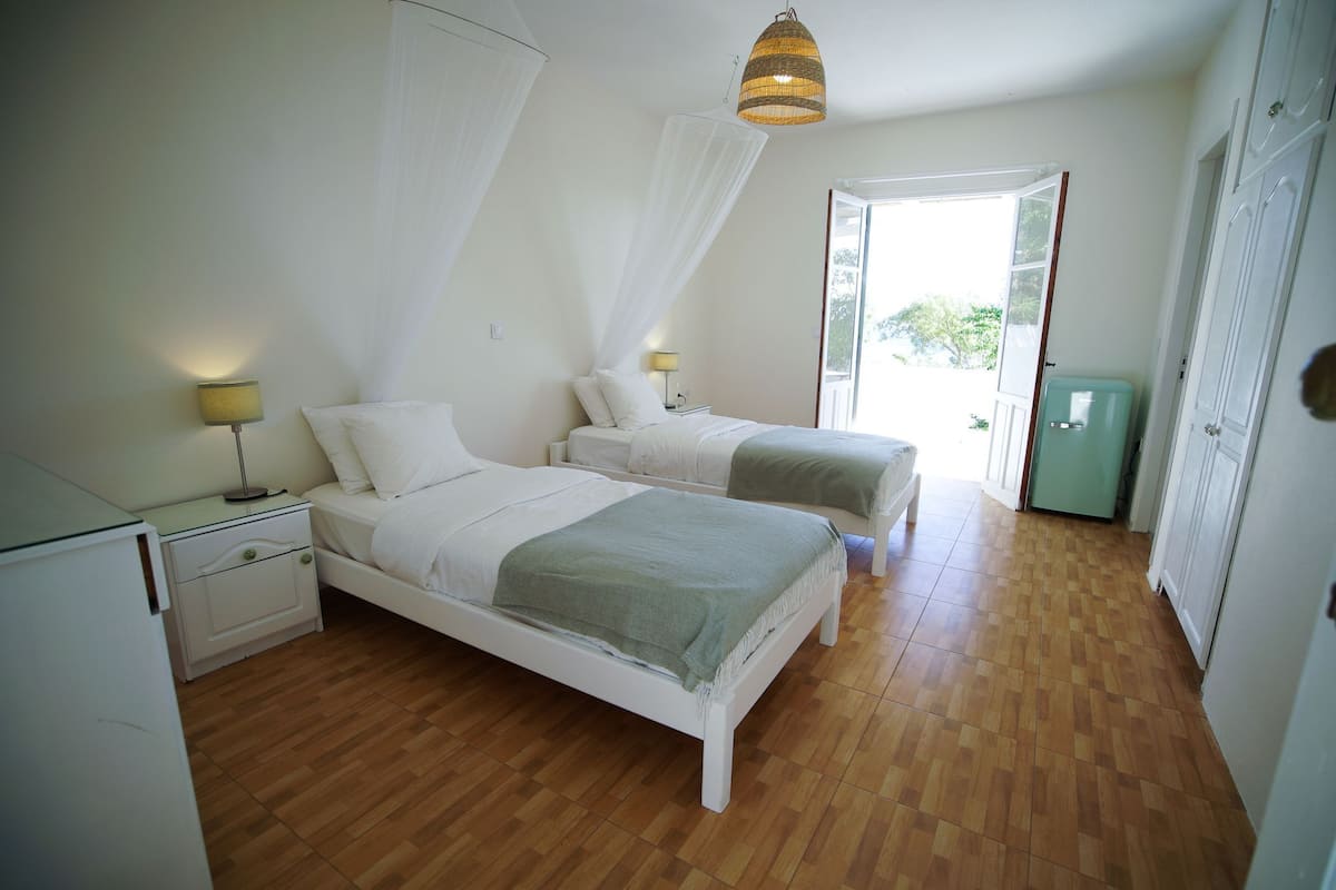Desk, bed sheets