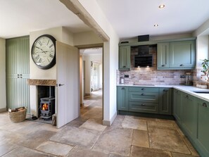 Dishwasher, cookware/dishes/utensils - Cherry Tree Farm (Chesterfield)