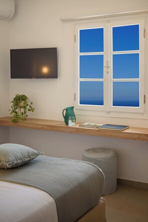1 bedroom, iron/ironing board, travel crib, WiFi