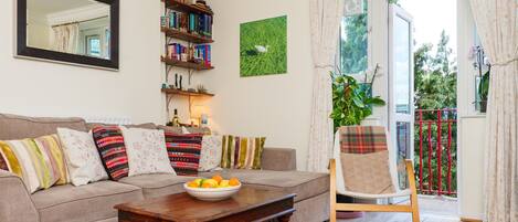 Televisor intel·ligent i llibres