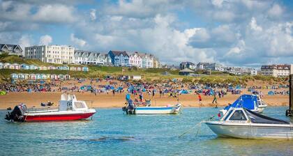 Bude - Cabin - Sleeps 6 - Parking - Pool