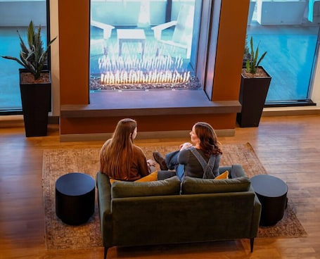 Lobby sitting area. Rayland Hotel
