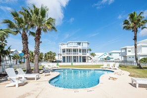 Pool - Palm Breeze - Ocean Views, Golf Cart, Game Room! (Port Aransas)