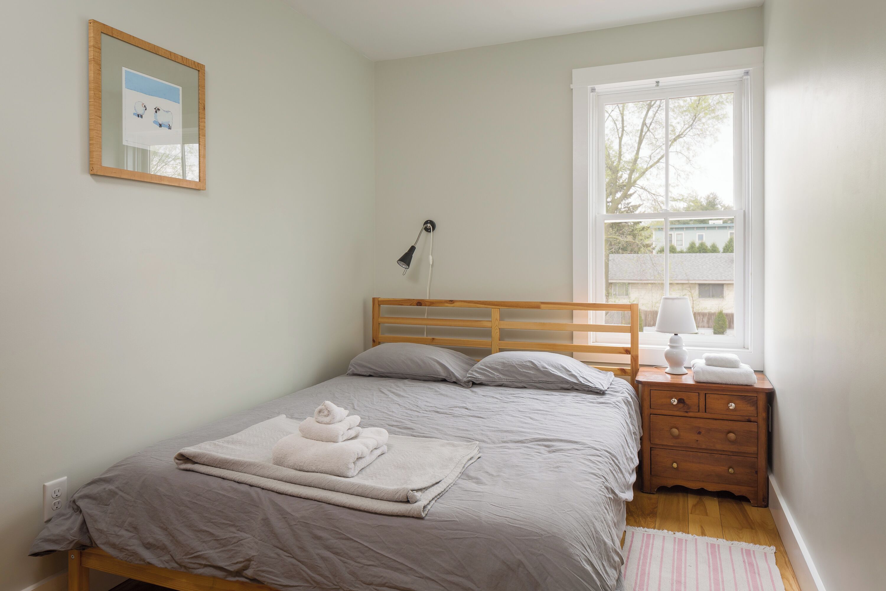 2 makuuhuonetta, silitysrauta/-lauta, vauvan matkasänky, ilmainen Wi-Fi