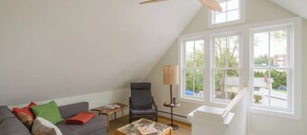 Sunny 3-Bedroom Apartment with Park and Lake View - Fully Registered & Licensed