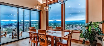 Modern Retreat with Cascade & Smith Rock Views