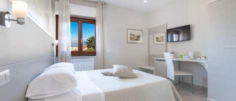 2 chambres, bureau, fer et planche à repasser, Wi-Fi gratuit