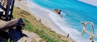 Appartamento fronte mare con terrazzo panoramico.