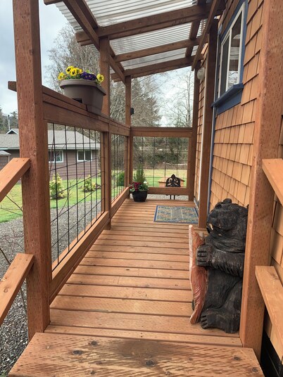 Cozy Creekside Tiny Home outside Forks, WA; Right in Olympic National Forest!