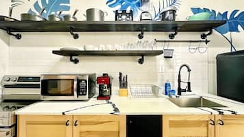 Apartamento de diseño | Cocina privada | Frigorífico, microondas, horno y placa de cocina