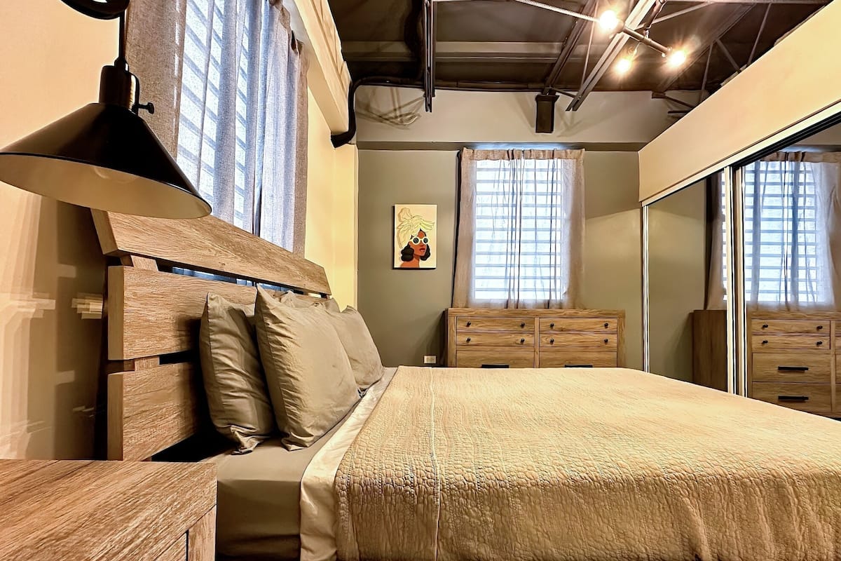 2 bedrooms, laptop workspace, iron/ironing board, free WiFi