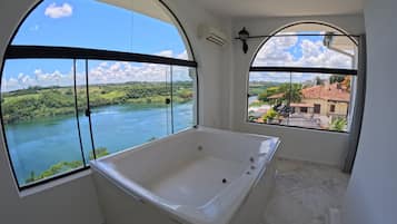 Premium Room | Private spa tub