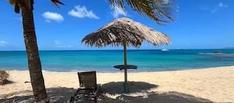 Beachfront Villa with Ocean sounds and views, 1 bedroom & AC, WiFi in Antigua