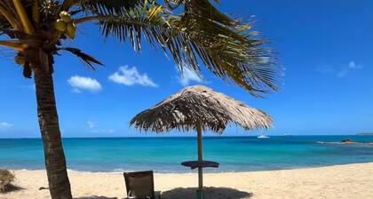 Beachfront Villa with Ocean sounds and views, 1 bedroom & AC, WiFi in Antigua