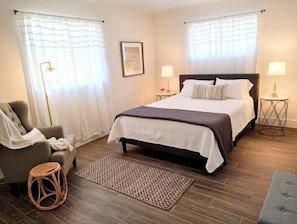 5 bedrooms, free WiFi, bed sheets