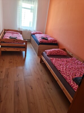 2 makuuhuonetta, Wi-Fi, vuodevaatteet