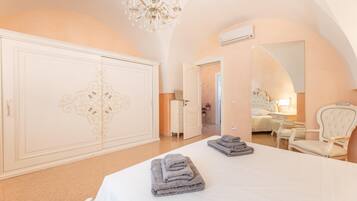 4 chambres, Wi-Fi gratuit, draps fournis