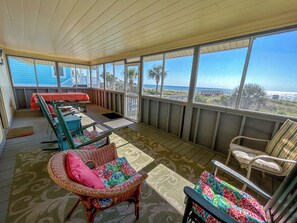 Interior - OCEANFRONT 5 Bedroom Beach House With LOTS of Charm!! (North Myrtle Beach)