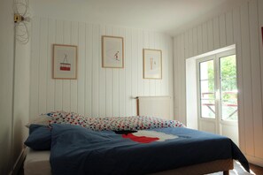 3 habitaciones, tabla de planchar con plancha, wifi y ropa de cama 