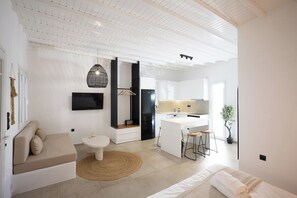 Flat-screen TV - Loom Suite Ornos Mykonos (Mykonos)