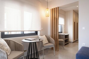 Interior - Couple’s Paradise: Next to Soothing Waves (Kalamaki, Nea Kydonia)