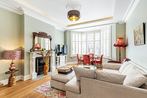 Chic Garden Flat in Leafy Ealing