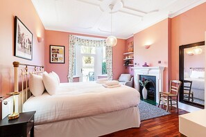 2 chambres, bureau, fer et planche à repasser, accès Internet