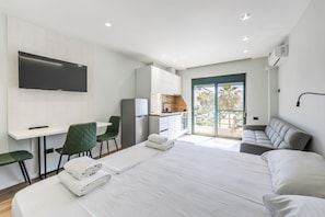 1 chambre, fer et planche à repasser, lit parapluie, Wi-Fi