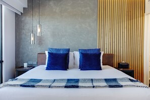 1 多间卧室、熨斗/熨衣板、上网接入、床单