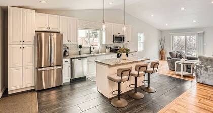 Spacious 4-bedroom house in charming Centennial with AC, WiFi