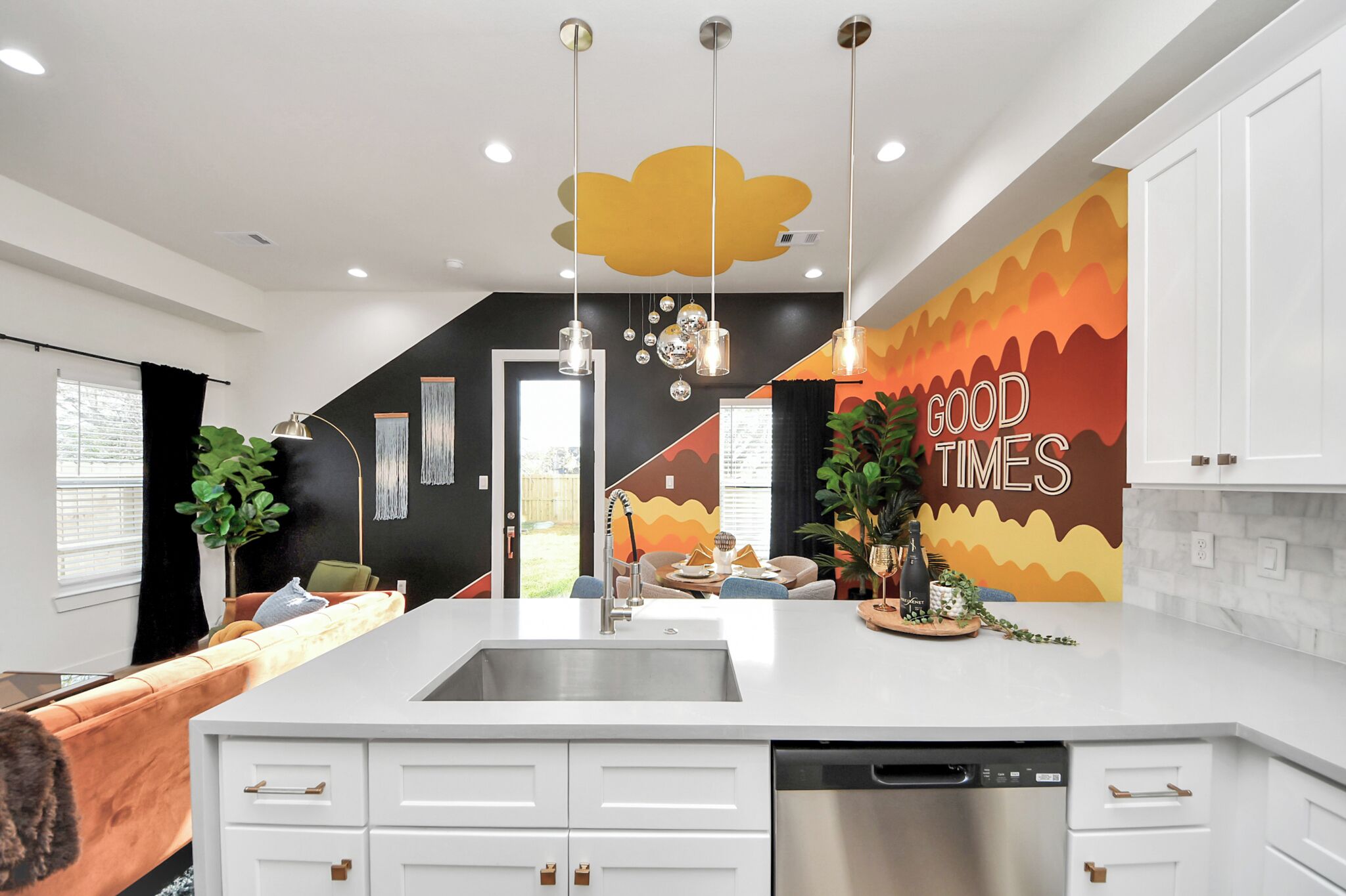 Off The Record -Sleeps 10- Gated - Houston, TX