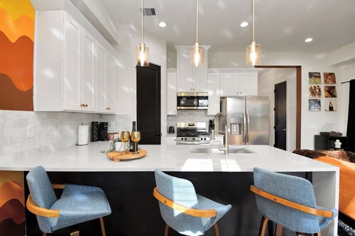 Off The Record -Sleeps 10- Gated