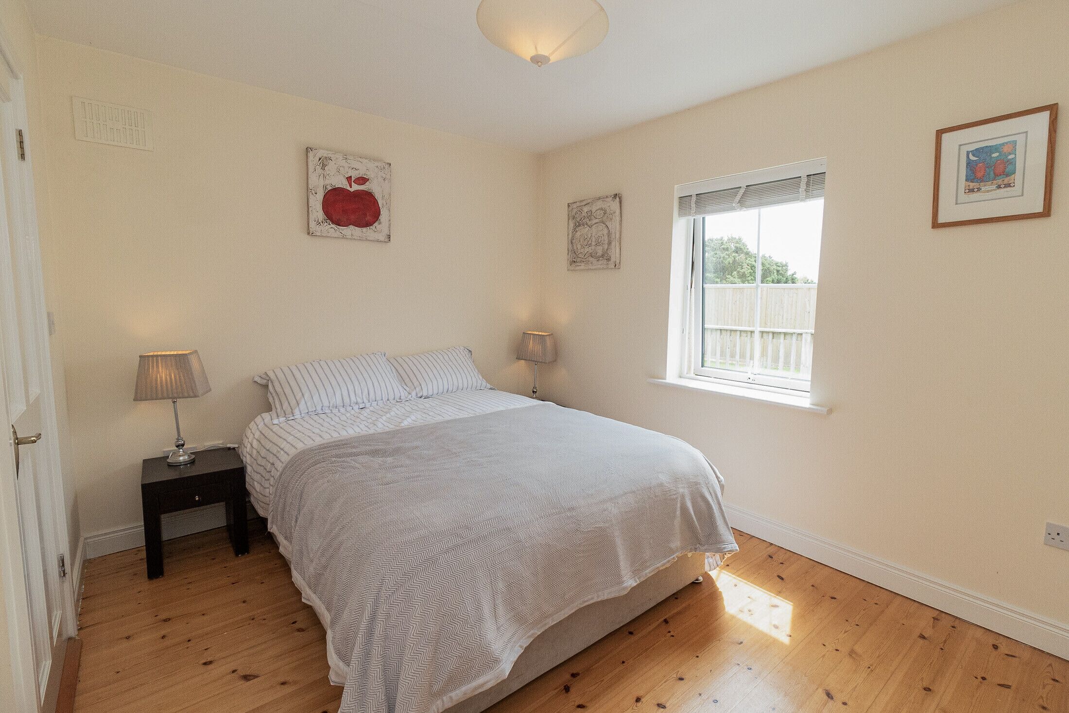 4 chambres, fer et planche à repasser, Wi-Fi gratuit, draps fournis