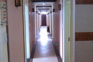 Interior - Brocade Honest Chain-like Inn (Shanghai)