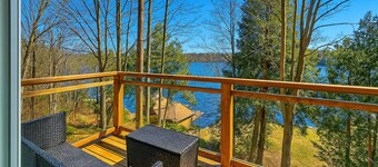 Chic Lakefront Summer Escape 
