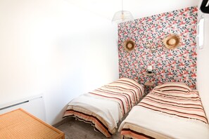 2 habitaciones, tabla de planchar con plancha y wifi gratis 