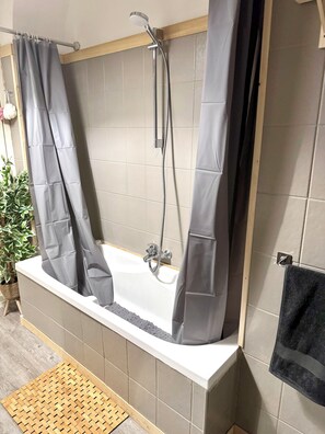 風筒、提供毛巾、番梘、廁紙