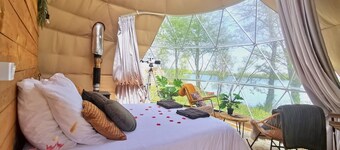 Dome with transparent roof, jacuzzi, telescope, rowing boat, 1h from Paris - RER station