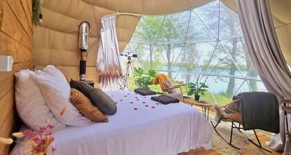 Dome with transparent roof, jacuzzi, telescope, rowing boat, 1h from Paris - RER station