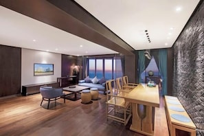 Cribs/infant beds - Howard Johnson Sandalwoods Resort Shuangyue Bay Huidong Huizhou (Huidong)