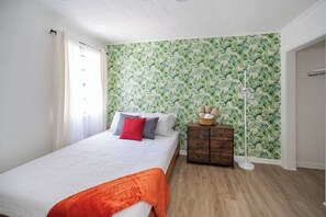 2 bedrooms, iron/ironing board, travel cot, WiFi