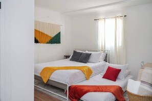 2 bedrooms, iron/ironing board, travel cot, WiFi