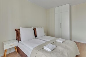 Apartemen Comfort, balkon, pemandangan laut | 1 kamar tidur, setrika/meja setrika, dan Wi-Fi gratis