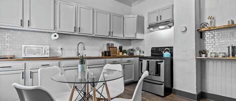 Fridge, microwave, oven, stovetop