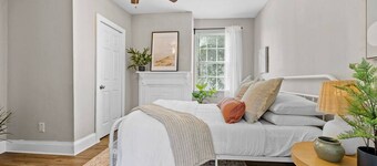 Shipside Suite~Modern~ Fast WI-FI~Cozy