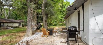 The PanAm, fire pit, bbq, kid & dog friendly